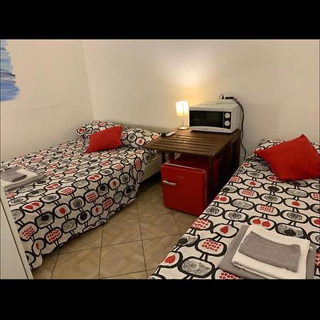 Backpackers House Bed & Breakfast Bologna Bagian luar foto